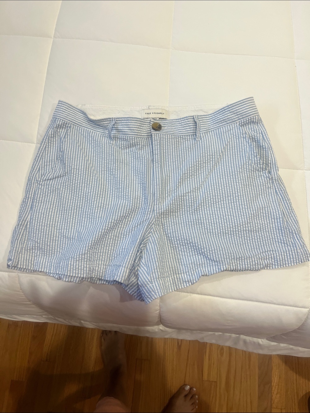 Free Assembly seersucker Light Blue & White Striped Women’s Shorts